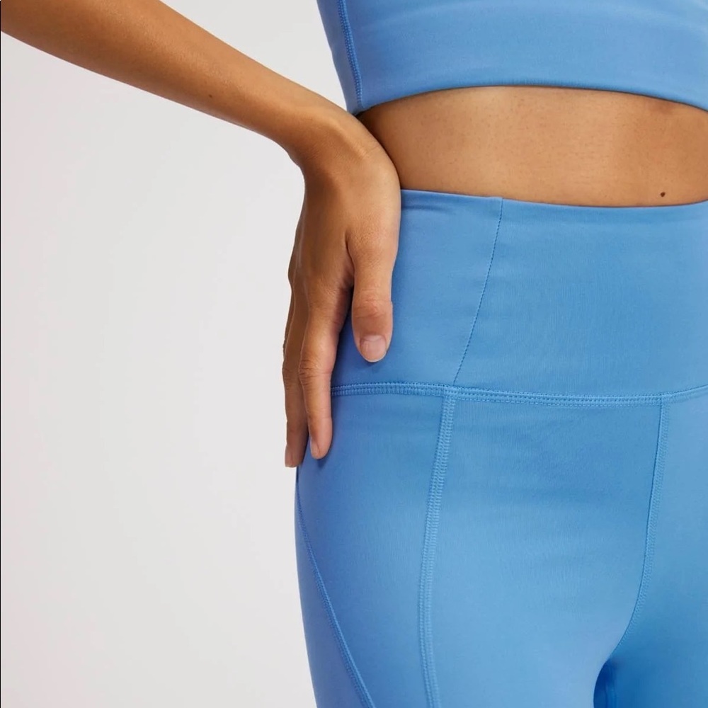 Girlfriend Collective Compressive High-Rise Legging in Haze (XS) - Picture 3 of 10